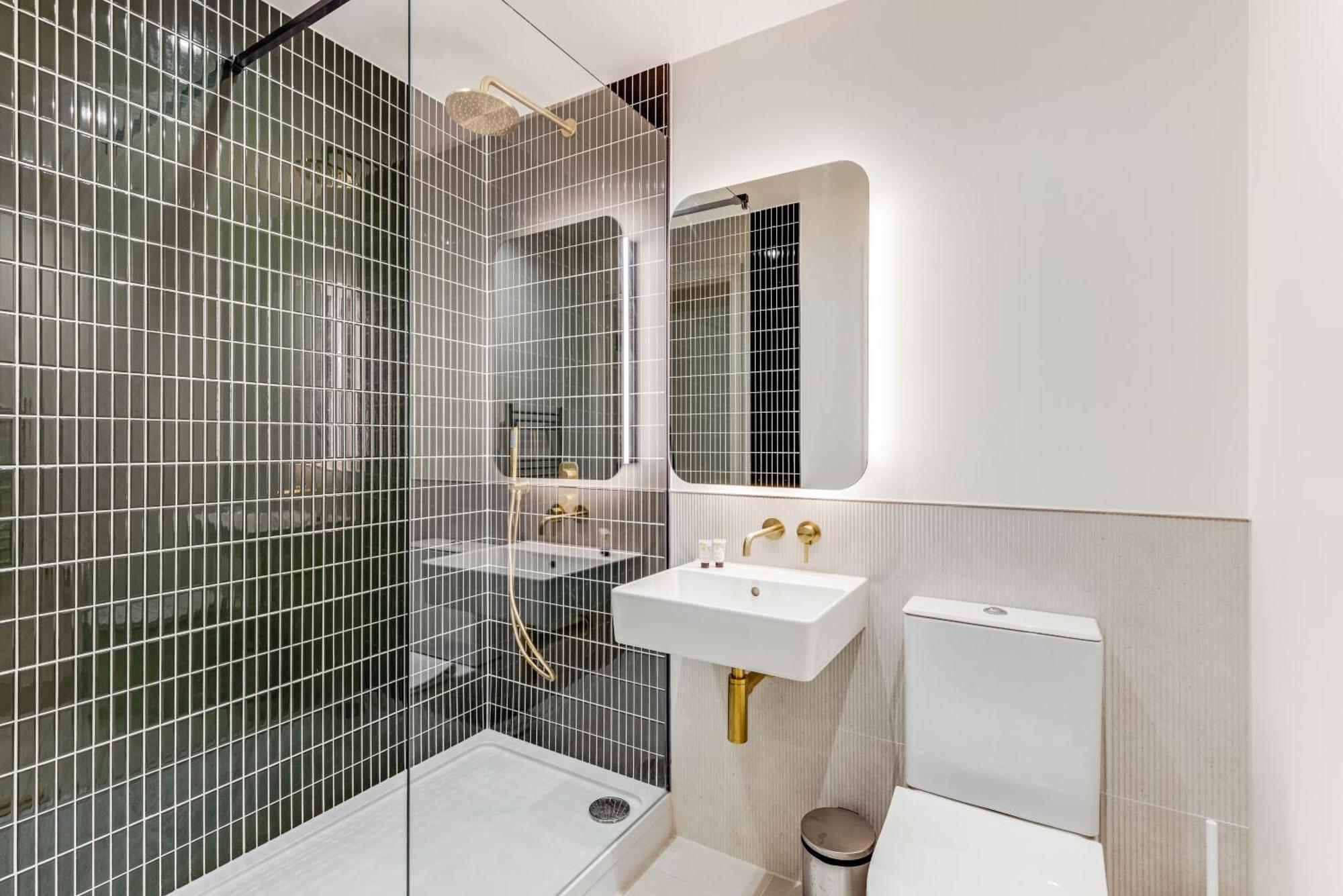 Khayat Homes - The Great Escape - 3 Bed Luxury Apartament Londra
